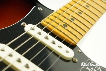 American Professional Classic Stratocaster HSS - 3 Color Sunburst